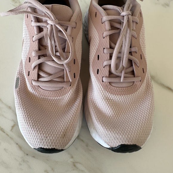 Nike Women's Revolution 5 Athletic Shoe-BQ3207-600, Size 9.5 - Picture 3 of 10